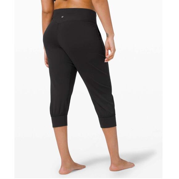 lululemon athletica Pants - Lululemon Black Align High-Rise Jogger Crop Size 8